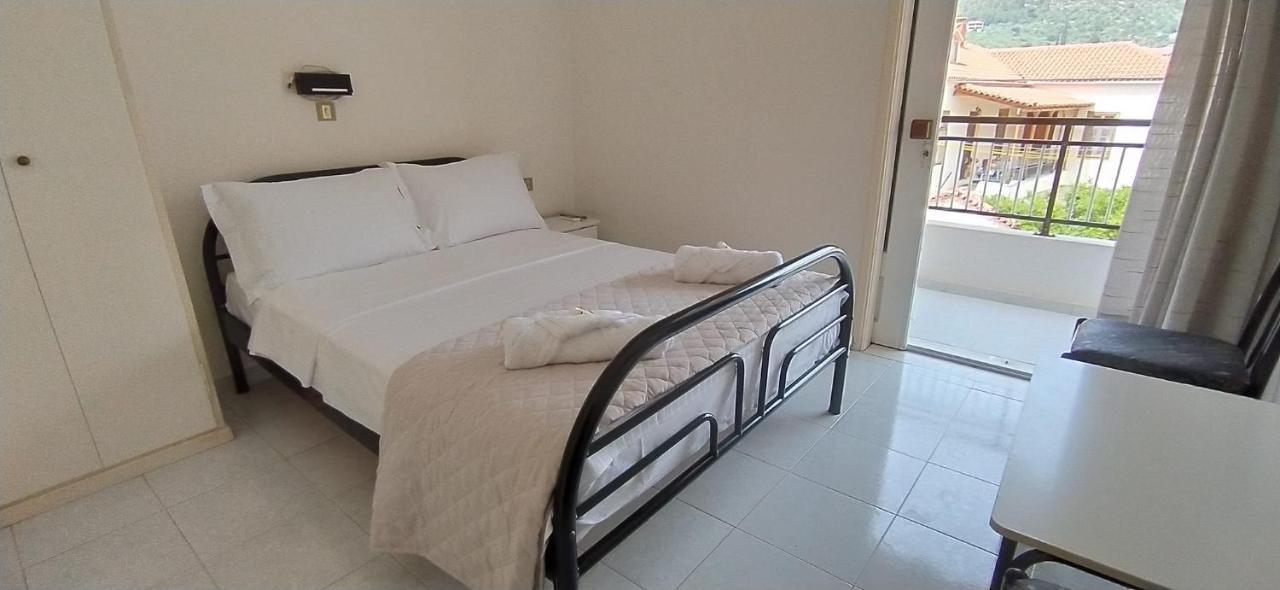 Bed and Breakfast Leonidio Rocks Exterior foto